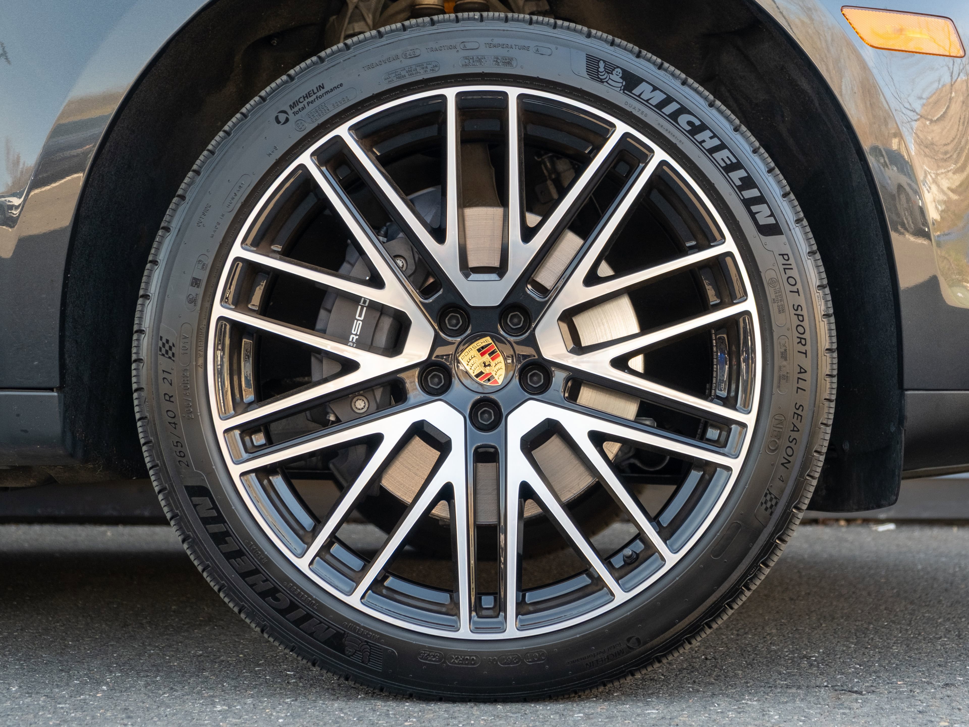 Certified 2026 Porsche Macan image 15