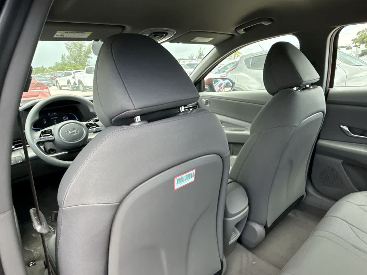 Used 2025 Hyundai Elantra SE FWD image 23