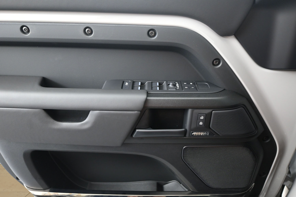 New 2026 Land Rover Defender 110 AWD/4WD image 10