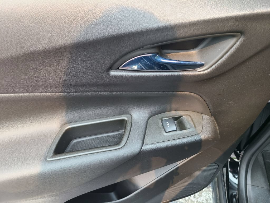 Used 2023 Chevrolet Equinox LT AWD/4WD image 17