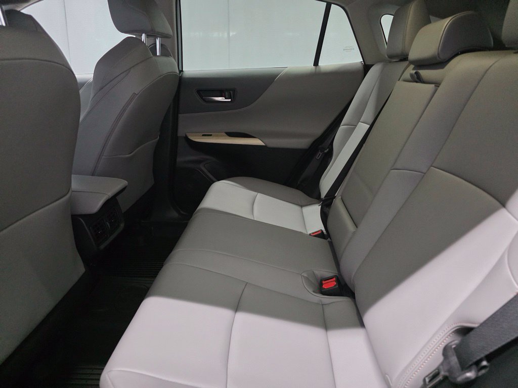 Used 2023 Toyota Venza XLE AWD/4WD image 17