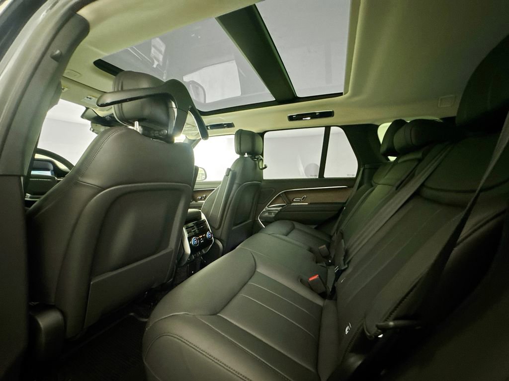 New 2026 Land Rover Range Rover SE image 24