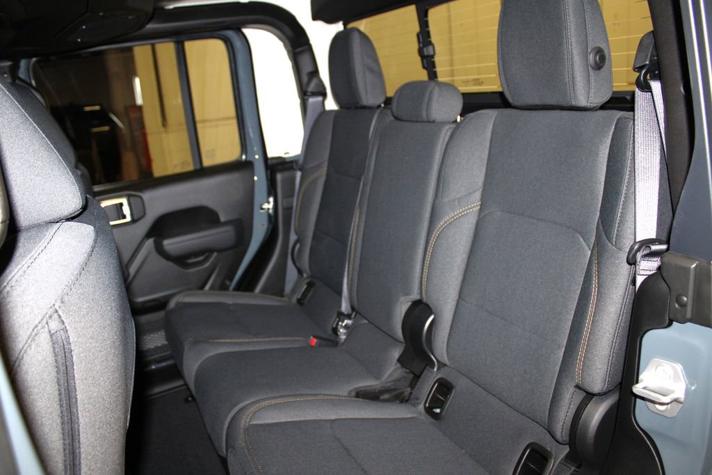 New 2025 Jeep Gladiator Sport image 30