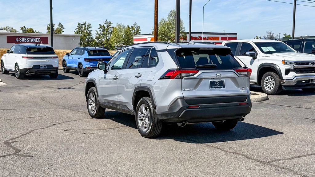 Used 2025 Toyota RAV4 XLE AWD/4WD image 9