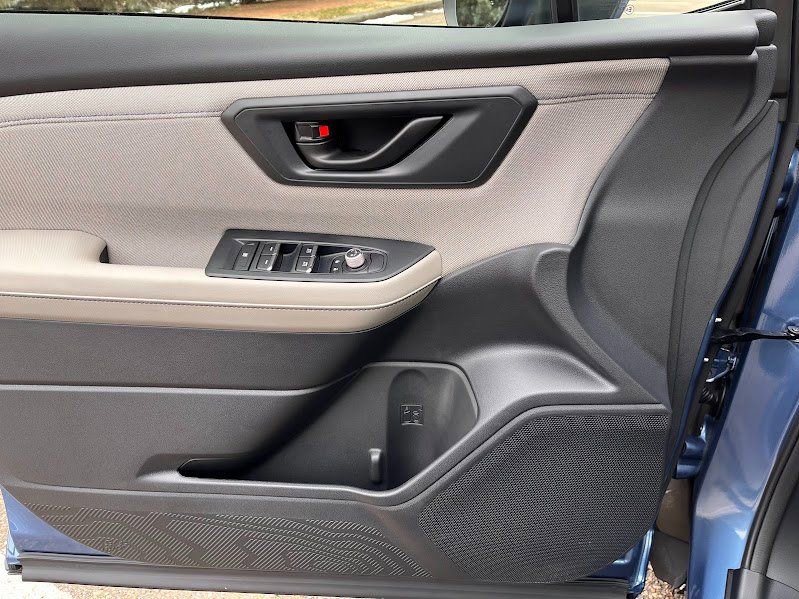 Used 2025 Subaru Forester Premium w/ Convenience Package #2 image 6