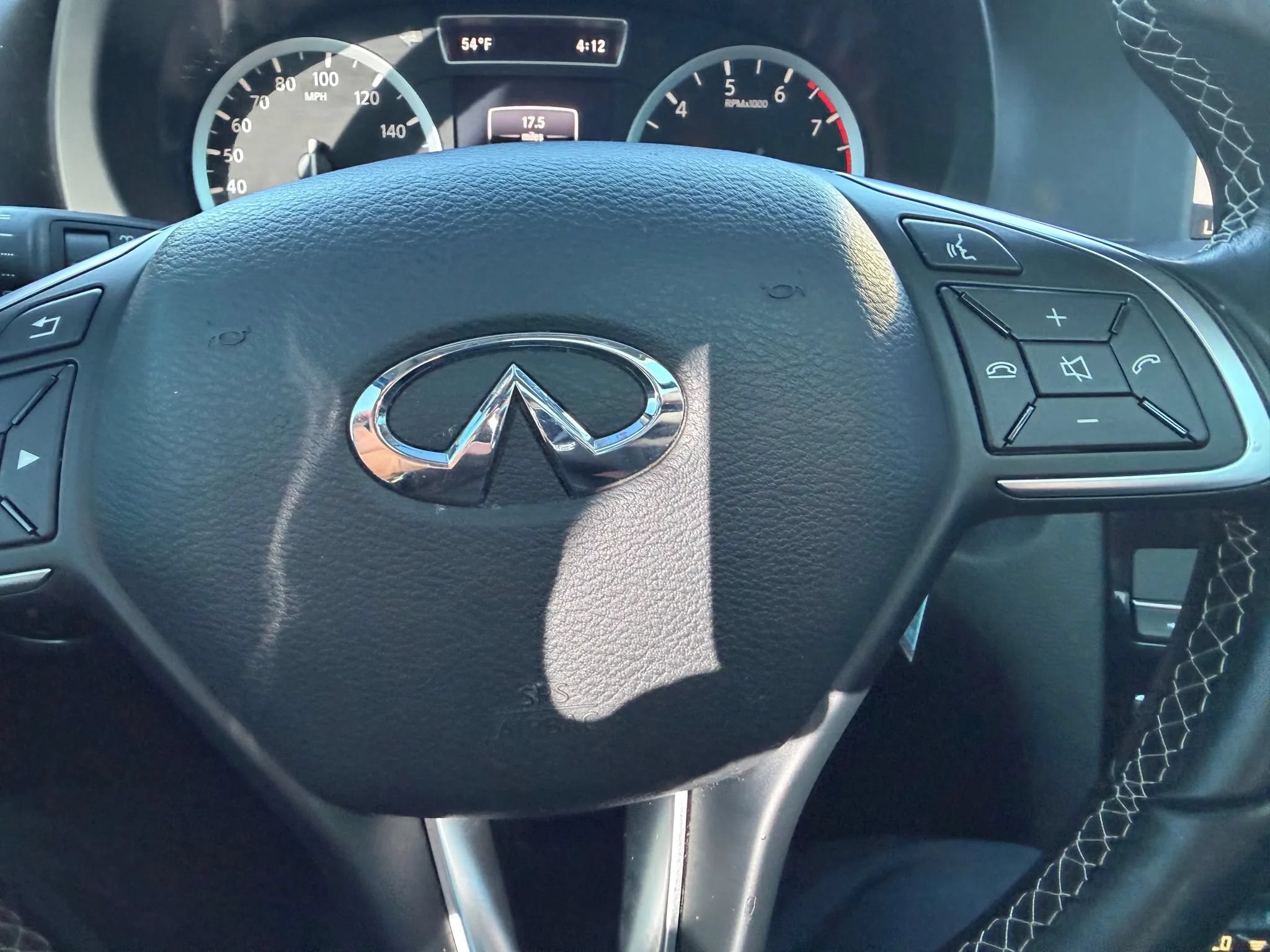 Used 2018 INFINITI QX30 Premium w/ Navigation Package AWD/4WD image 26