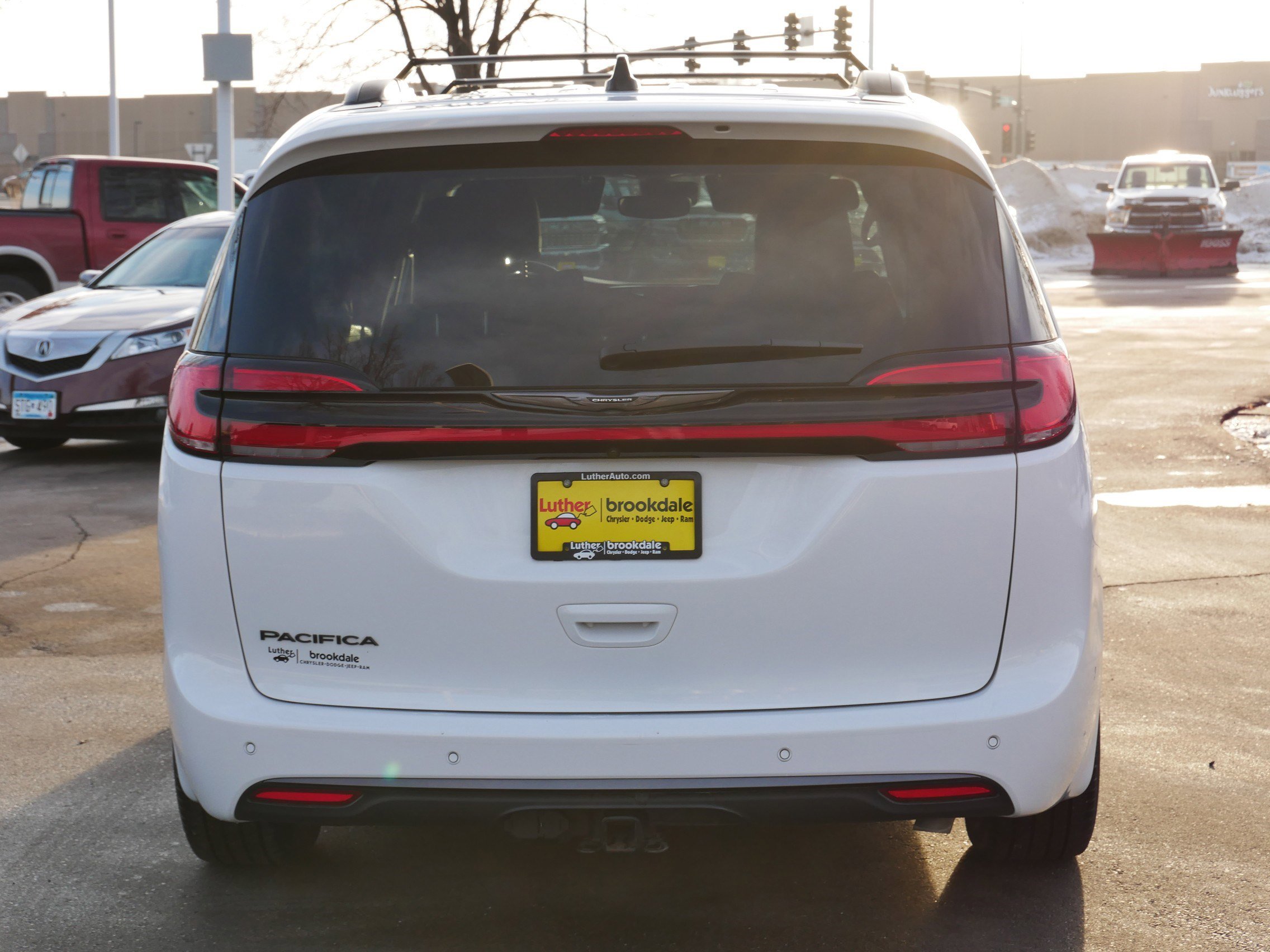 Used 2024 Chrysler Pacifica Touring-L w/ Road Tripper Package image 6