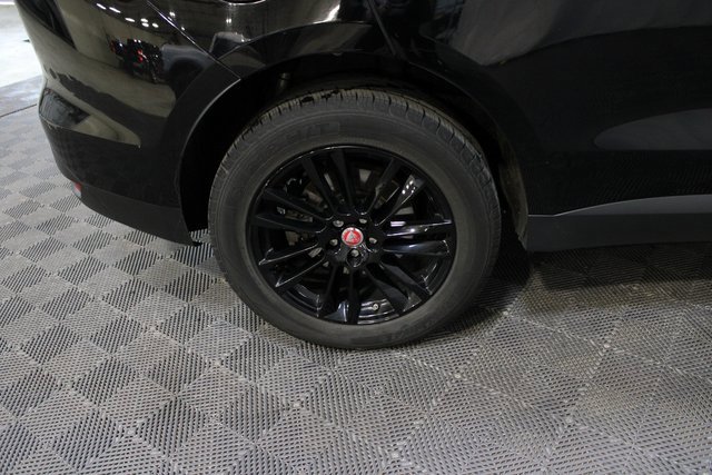 Used 2018 Jaguar F-PACE Prestige image 11
