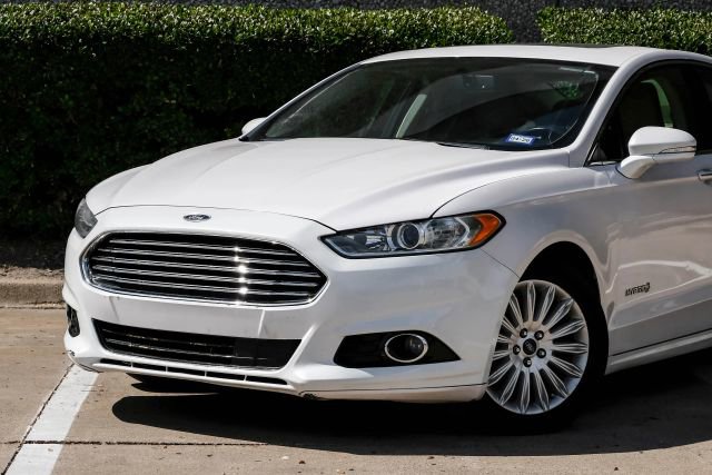 Used 2016 Ford Fusion SE w/ Equipment Group 502A image 6