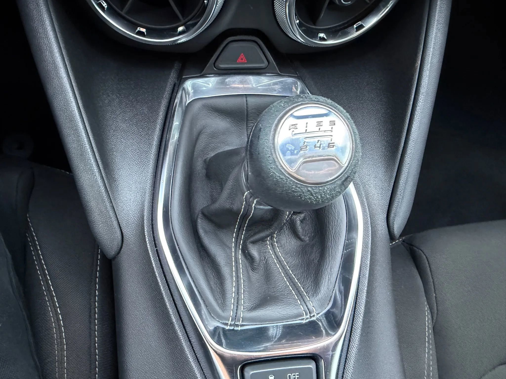 Used 2021 Chevrolet Camaro LT w/ RS Package image 19