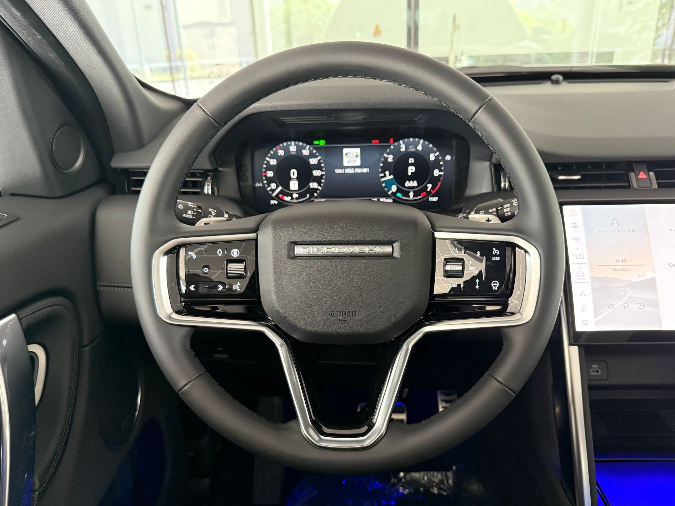 Used 2026 Land Rover Discovery Sport Landmark AWD/4WD image 16