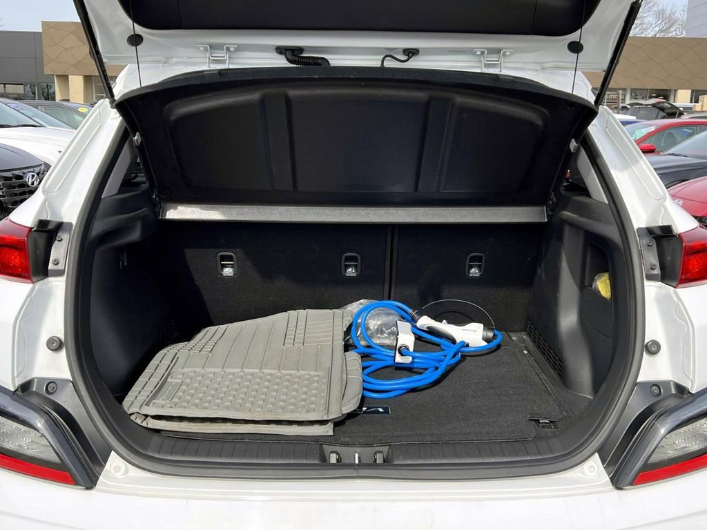 Certified 2023 Hyundai Kona SE w/ Cargo Package image 8