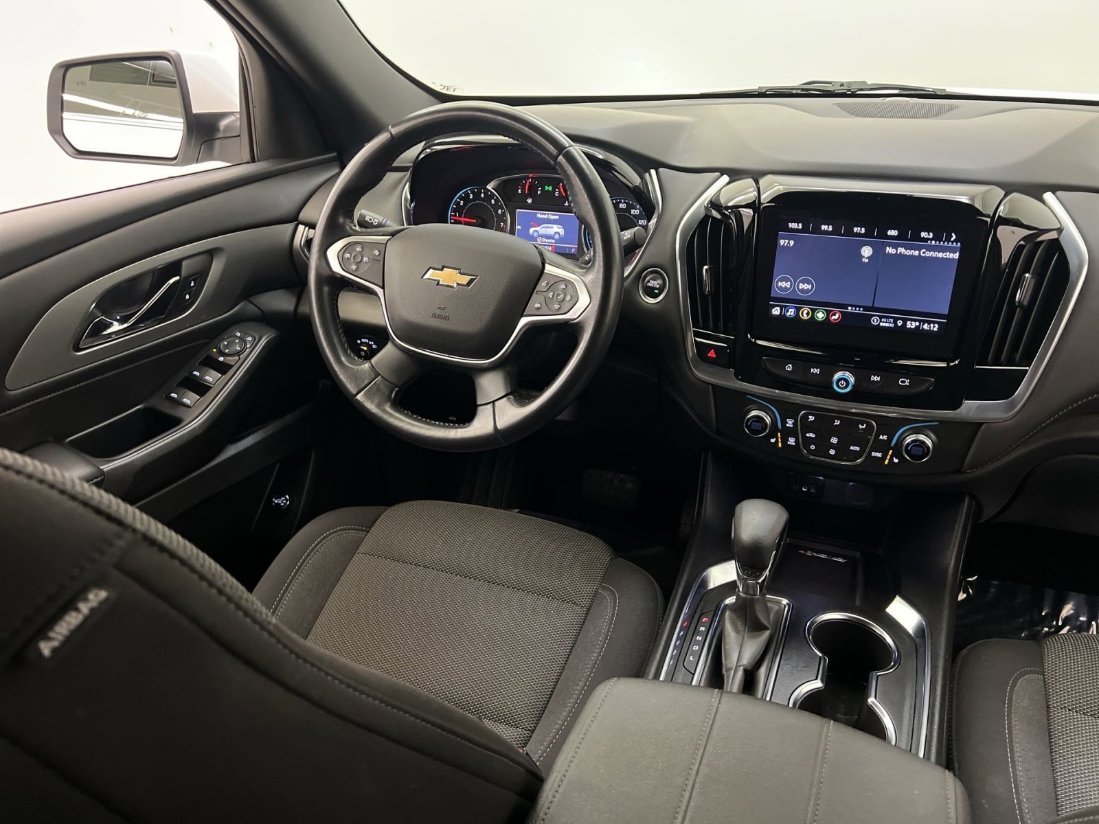 Used 2022 Chevrolet Traverse LT image 30