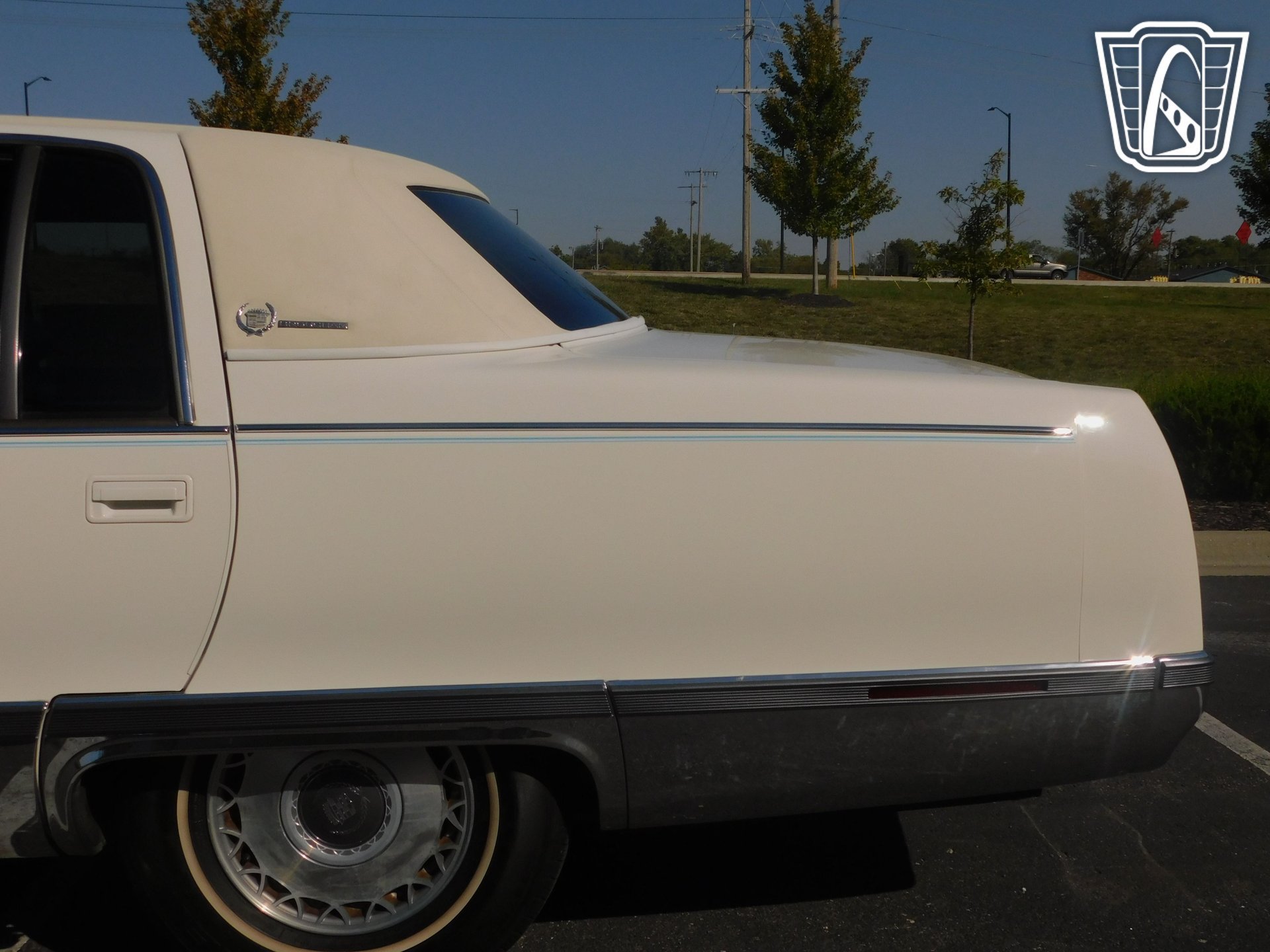 Used 1995 Cadillac Fleetwood Brougham RWD image 29