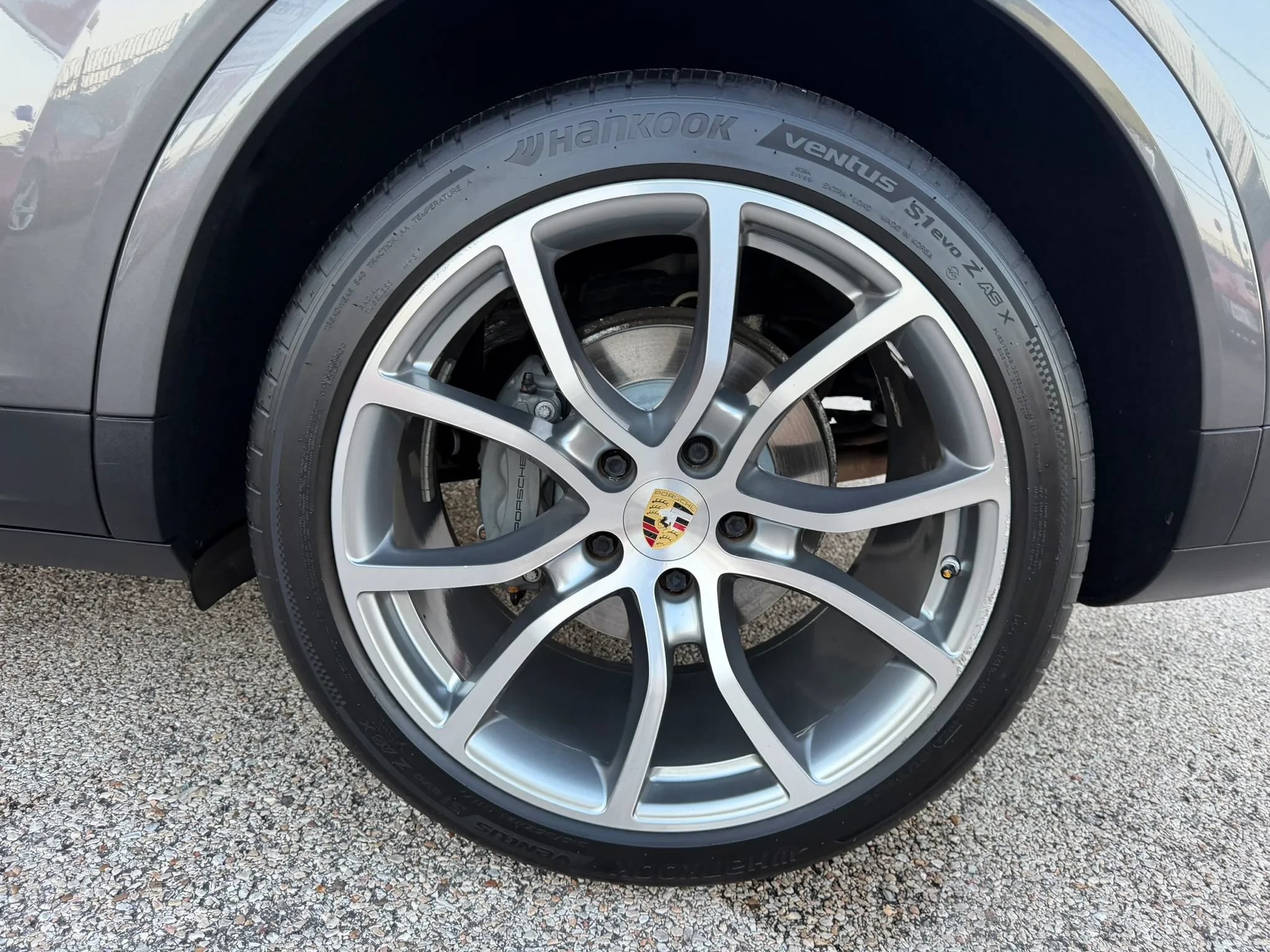 Used 2019 Porsche Cayenne S AWD/4WD image 17