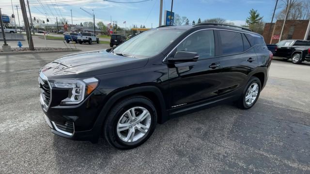 Used 2023 GMC Terrain SLE w/ Driver Convenience Package FWD image 6