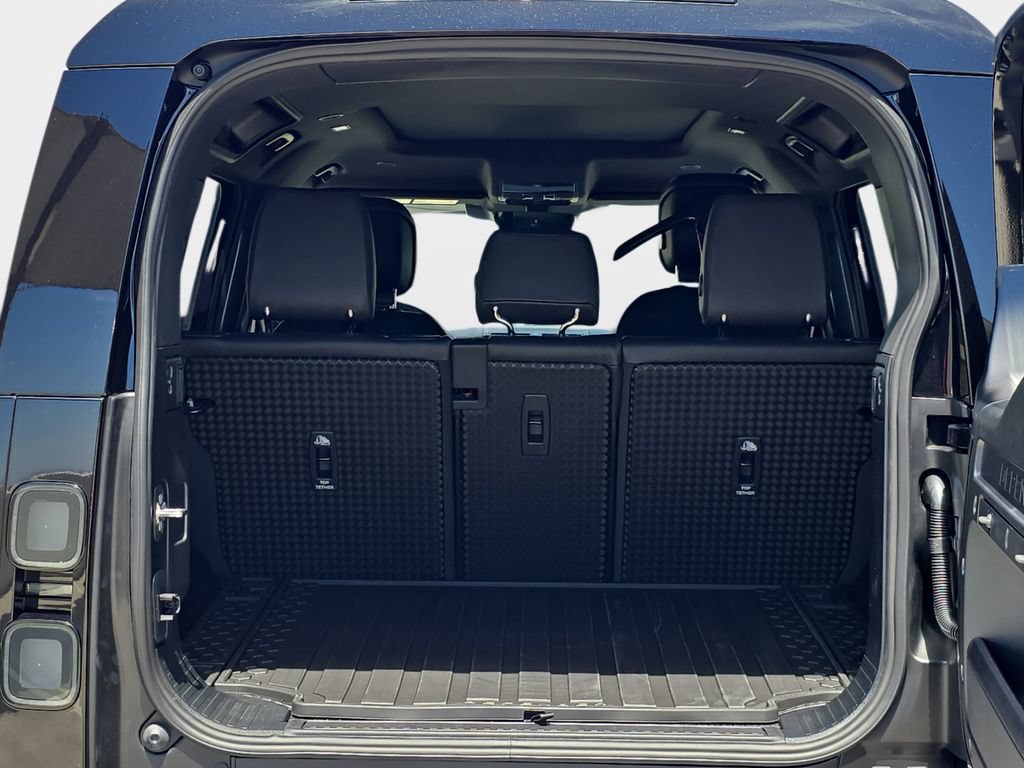 New 2026 Land Rover Defender 110 S AWD/4WD image 12