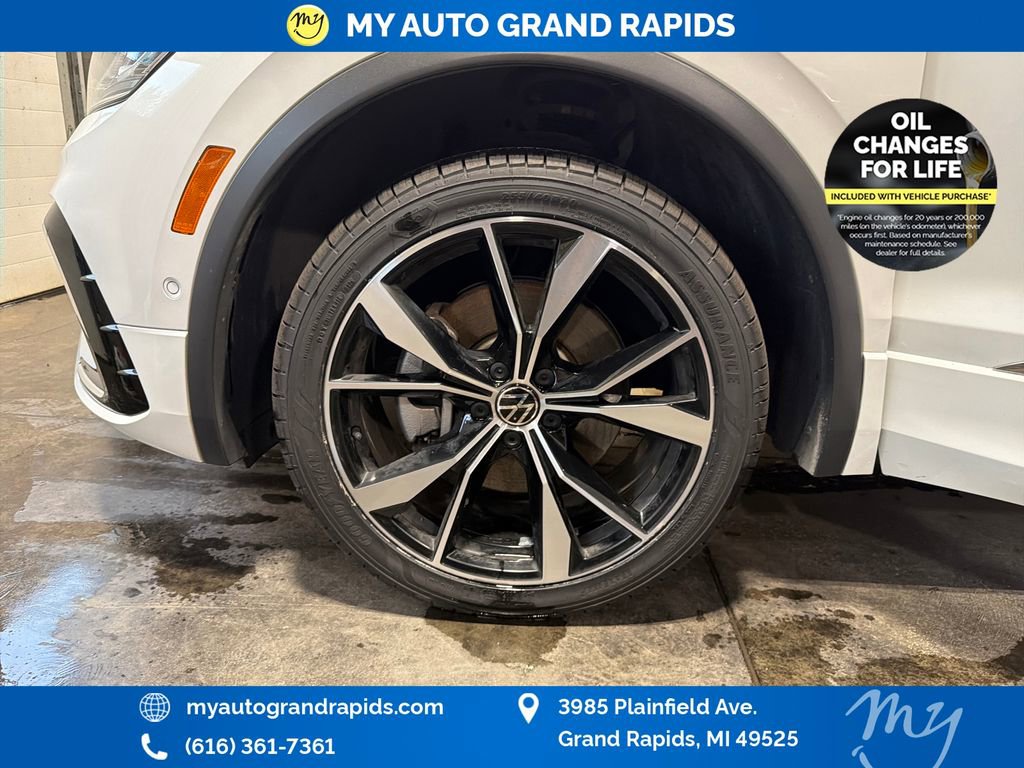 Used 2023 Volkswagen Tiguan SEL R-Line AWD/4WD image 30