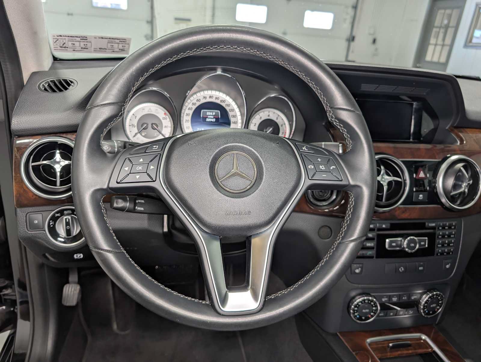 Used 2015 Mercedes-Benz GLK 350 4MATIC image 34