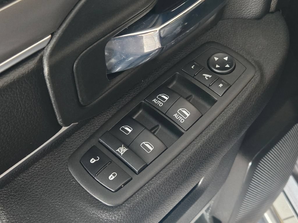 Used 2022 RAM 1500 Warlock AWD/4WD image 18