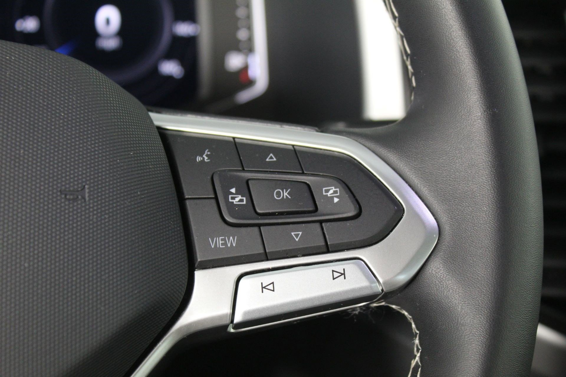 Used 2023 Volkswagen Atlas SE w/ Panoramic Sunroof Package image 29