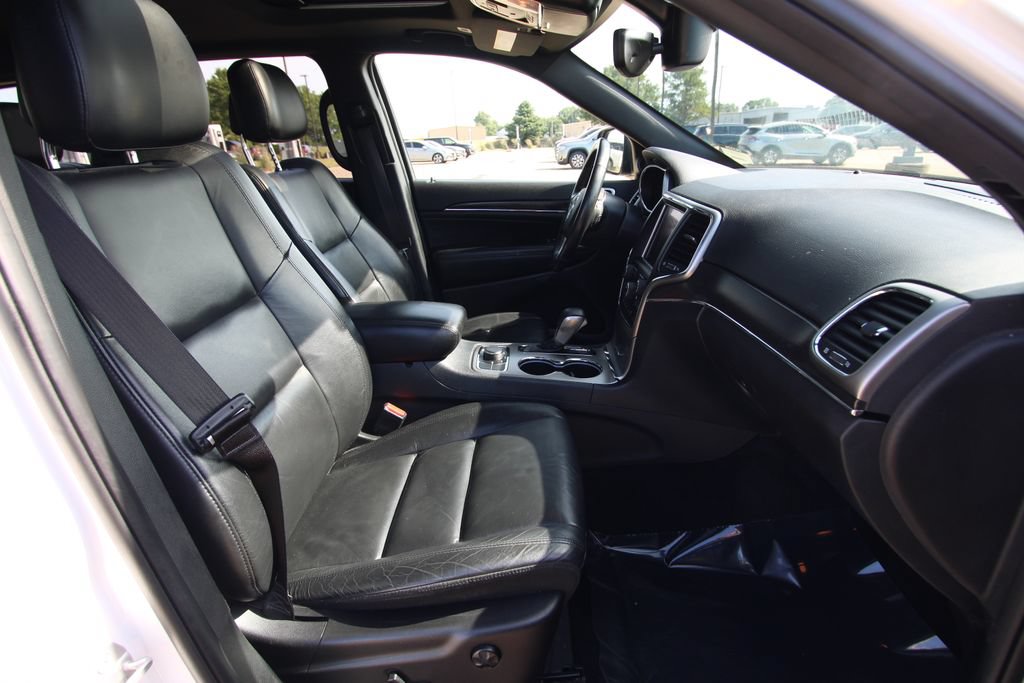 Used 2018 Jeep Grand Cherokee Limited AWD/4WD image 8