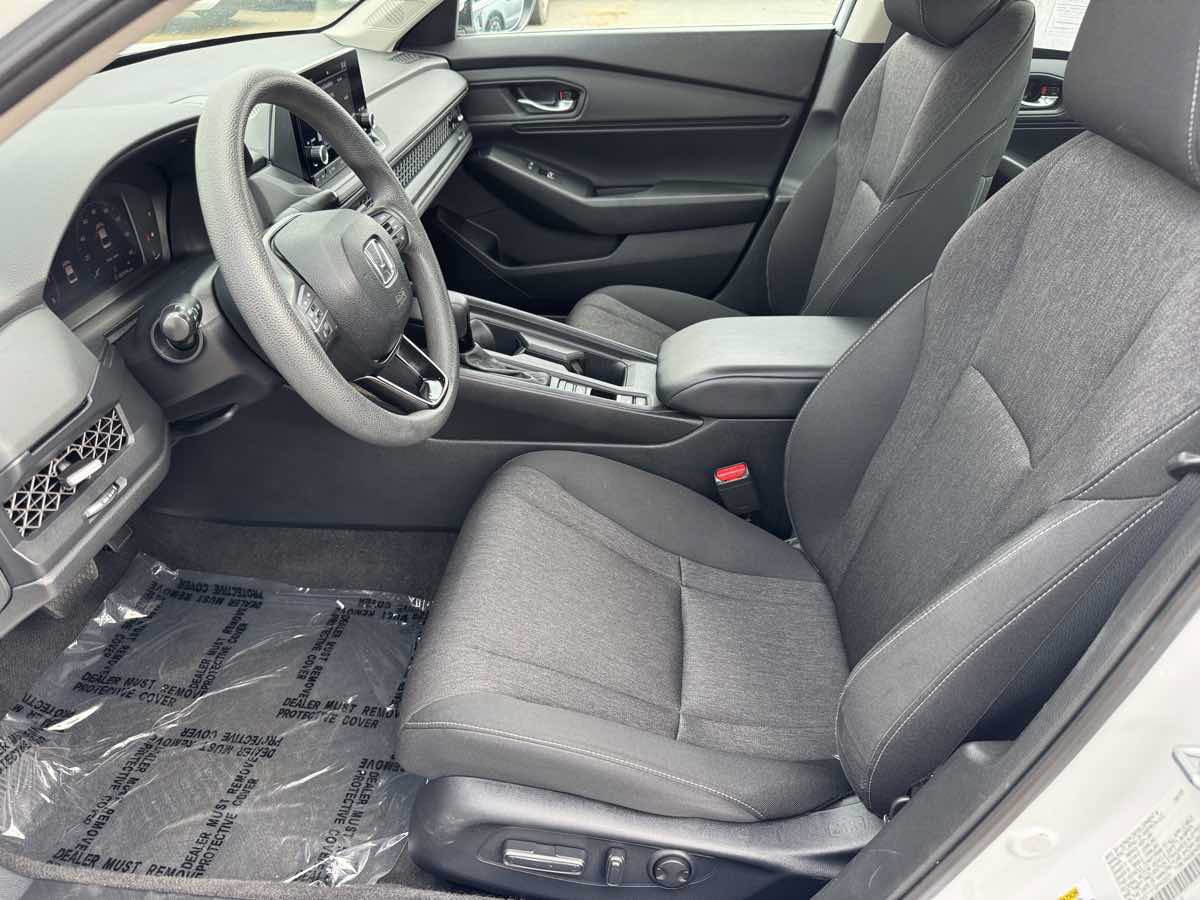 Used 2023 Honda Accord EX image 24