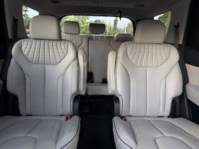 Used 2024 Hyundai Palisade Limited AWD/4WD image 32