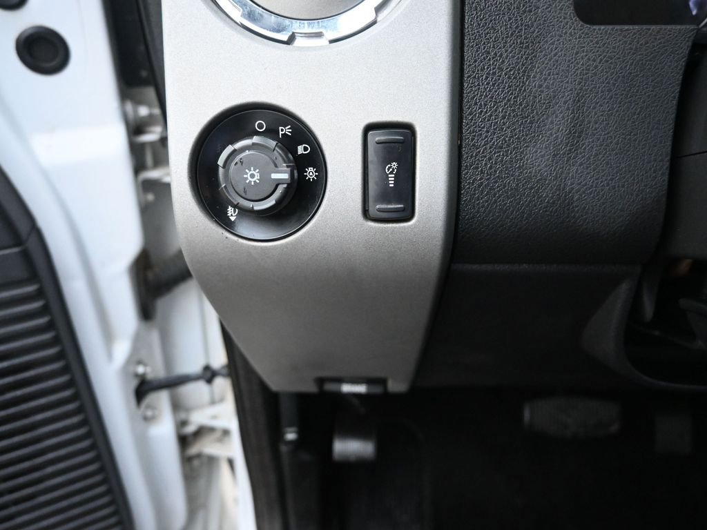 Used 2015 Ford F350 Lariat w/ Lariat Interior Package image 33