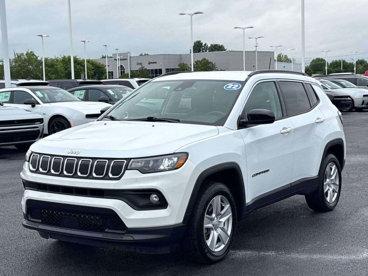 Used 2022 Jeep Compass Latitude w/ Convenience Group AWD/4WD image 7