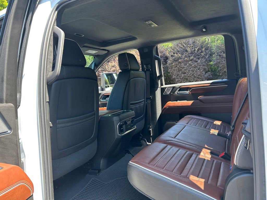 Used 2024 GMC Sierra 3500 Denali Ultimate AWD/4WD image 48