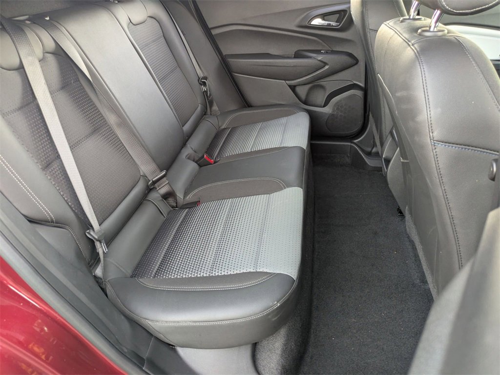 Used 2025 Chevrolet Trax LT w/ LT Convenience Package image 27