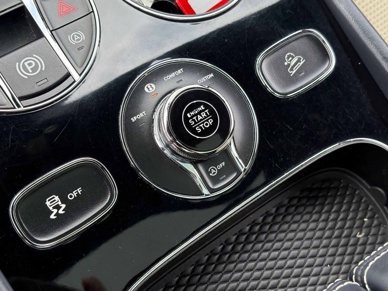 Used 2019 Bentley Bentayga AWD/4WD image 24