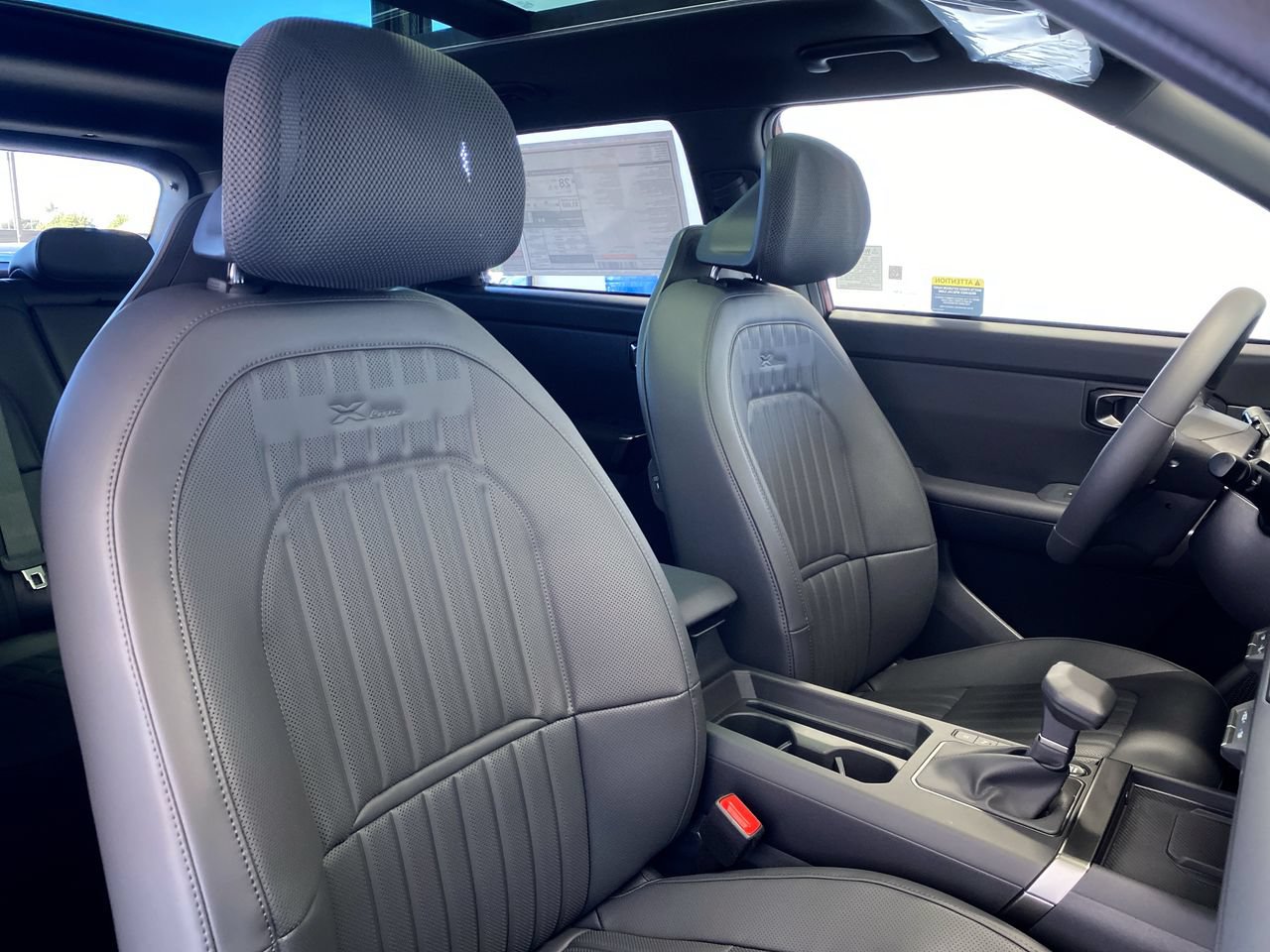New 2027 Kia Seltos X-Line S w/ X-Line S Premium Package AWD/4WD image 31