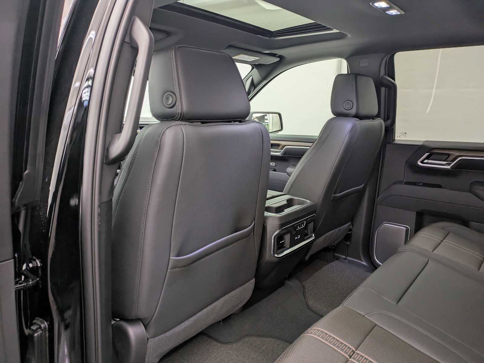 New 2026 Chevrolet Silverado 1500 High Country w/ Midnight Edition image 20