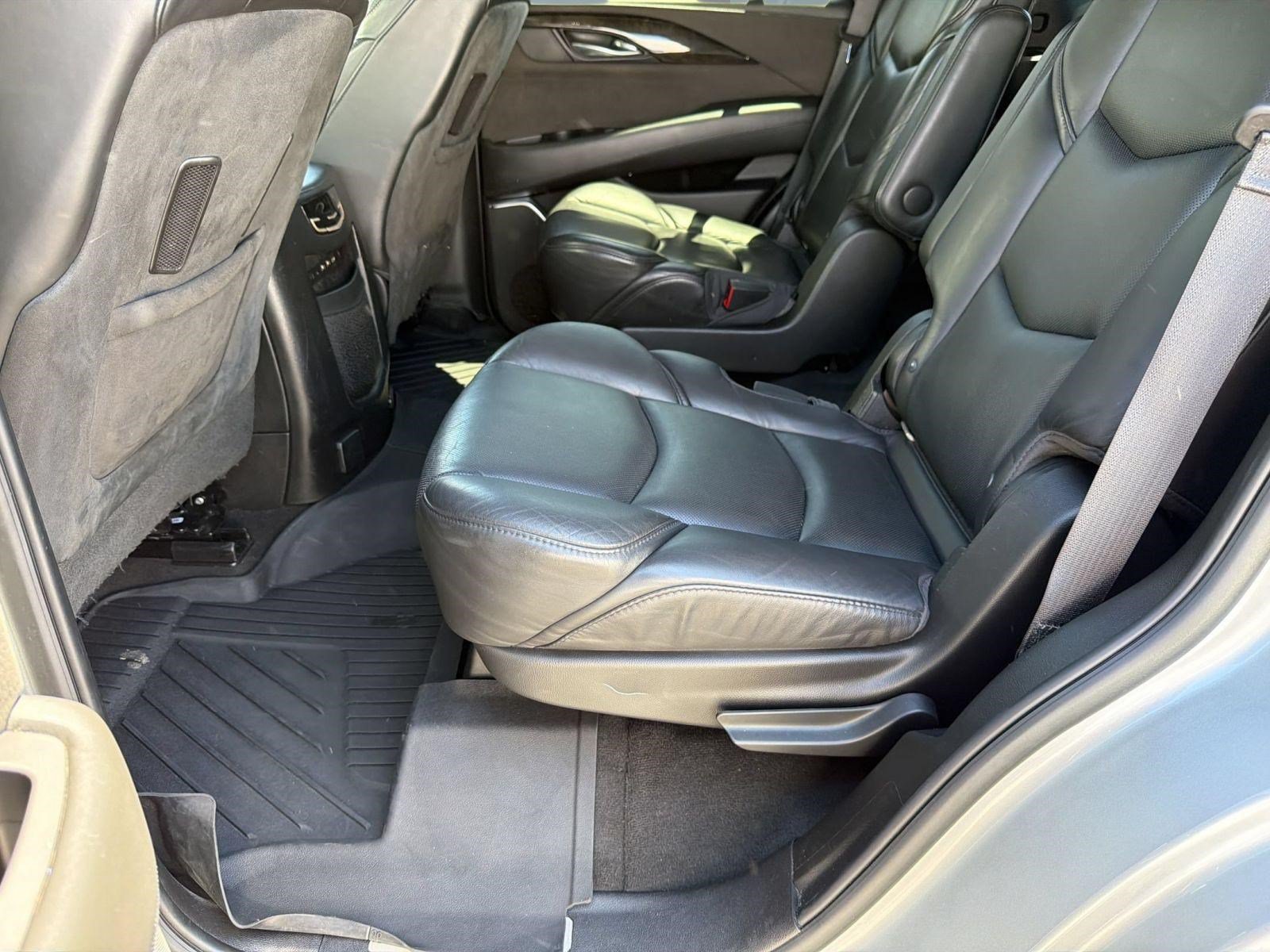 Used 2018 Cadillac Escalade Platinum AWD/4WD image 21