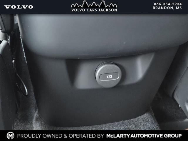 New 2026 Volvo XC90 B6 Ultra w/ Protection Package image 18