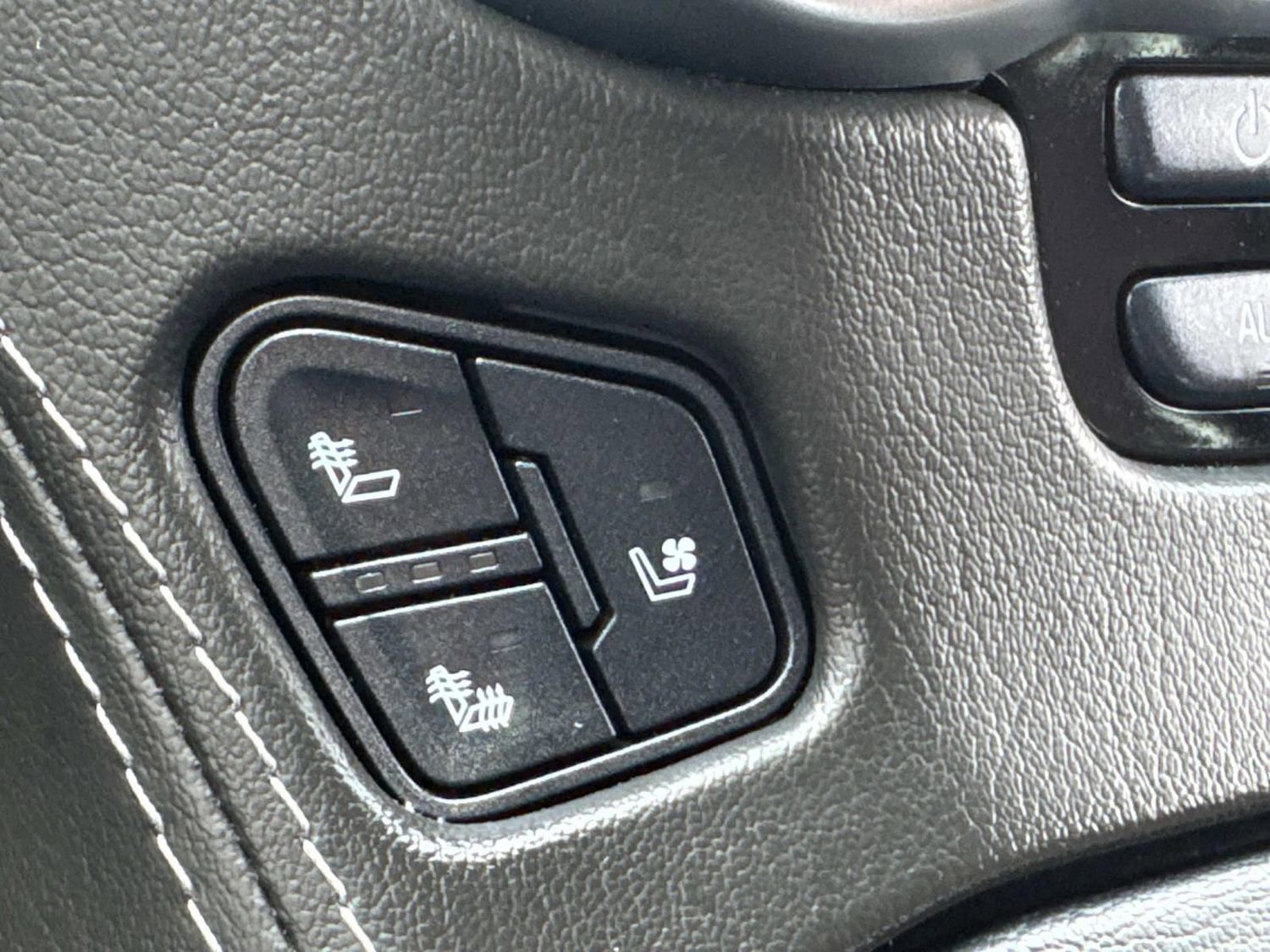 Used 2020 Chevrolet Tahoe Premier w/ Premier Plus Edition image 38