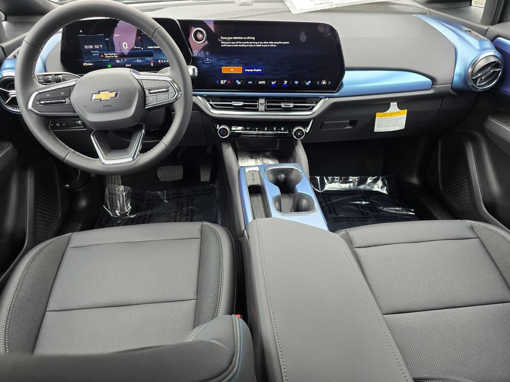 New 2026 Chevrolet Equinox EV LT AWD/4WD image 17