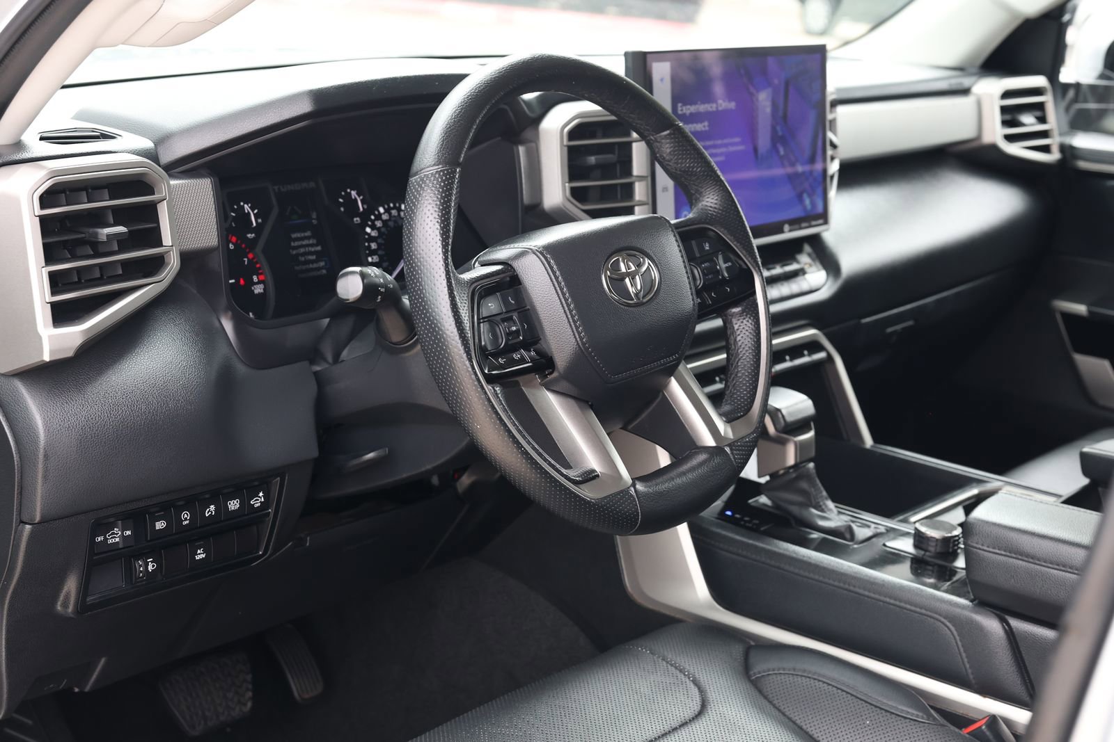 Used 2023 Toyota Tundra Limited w/ Power Package RWD image 13
