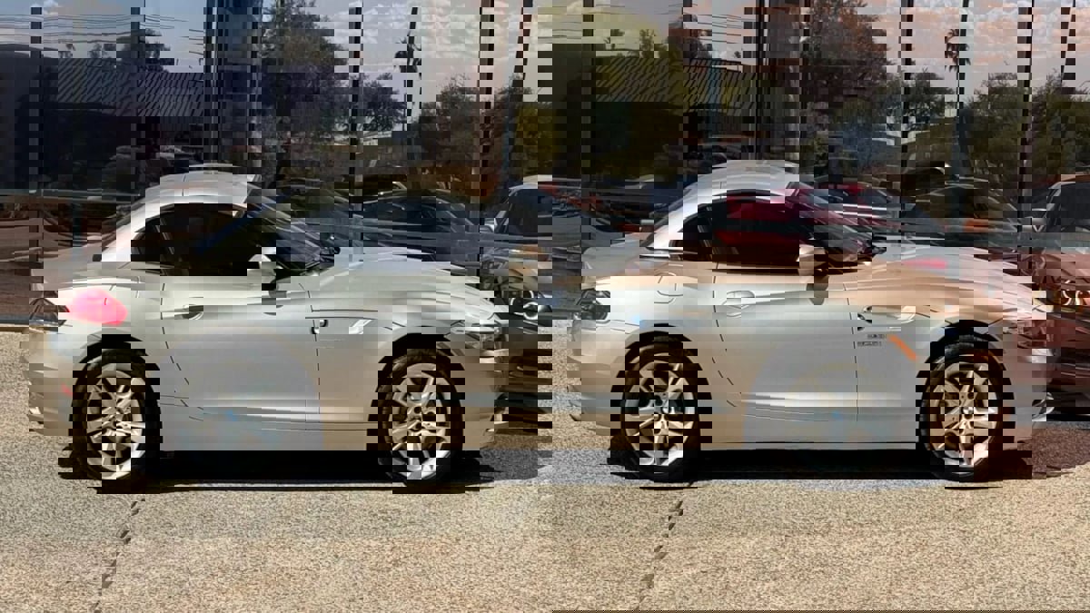 Used 2011 BMW Z4 sDrive35i image 22