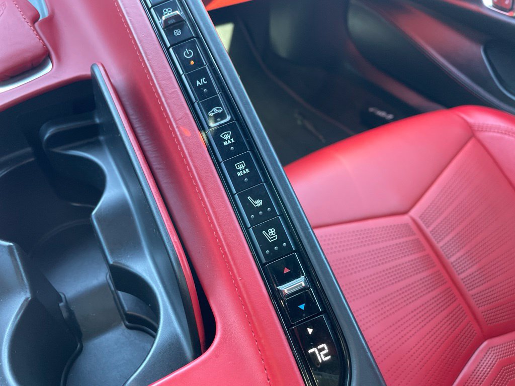 Used 2022 Chevrolet Corvette Stingray Premium Conv w/ Z51 Performance Package RWD image 19