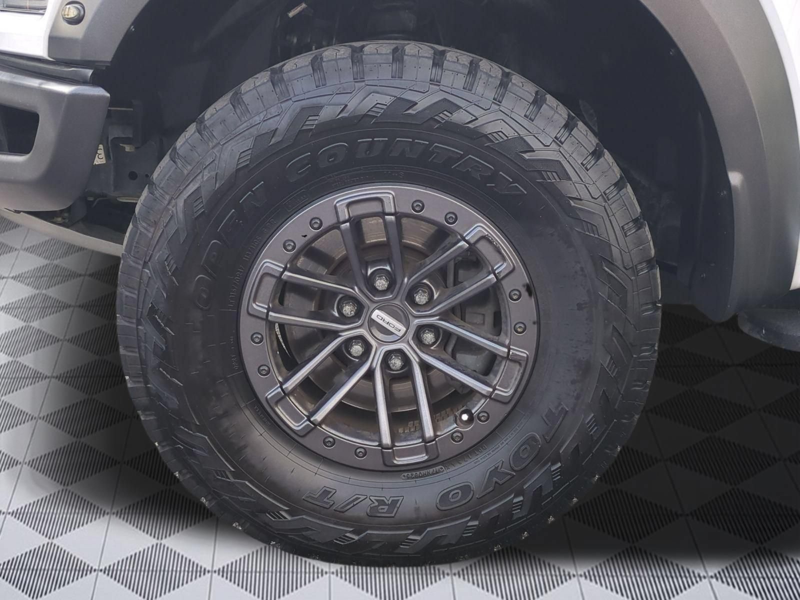 Used 2020 Ford F150 Raptor w/ Equipment Group 802A Luxury AWD/4WD image 9