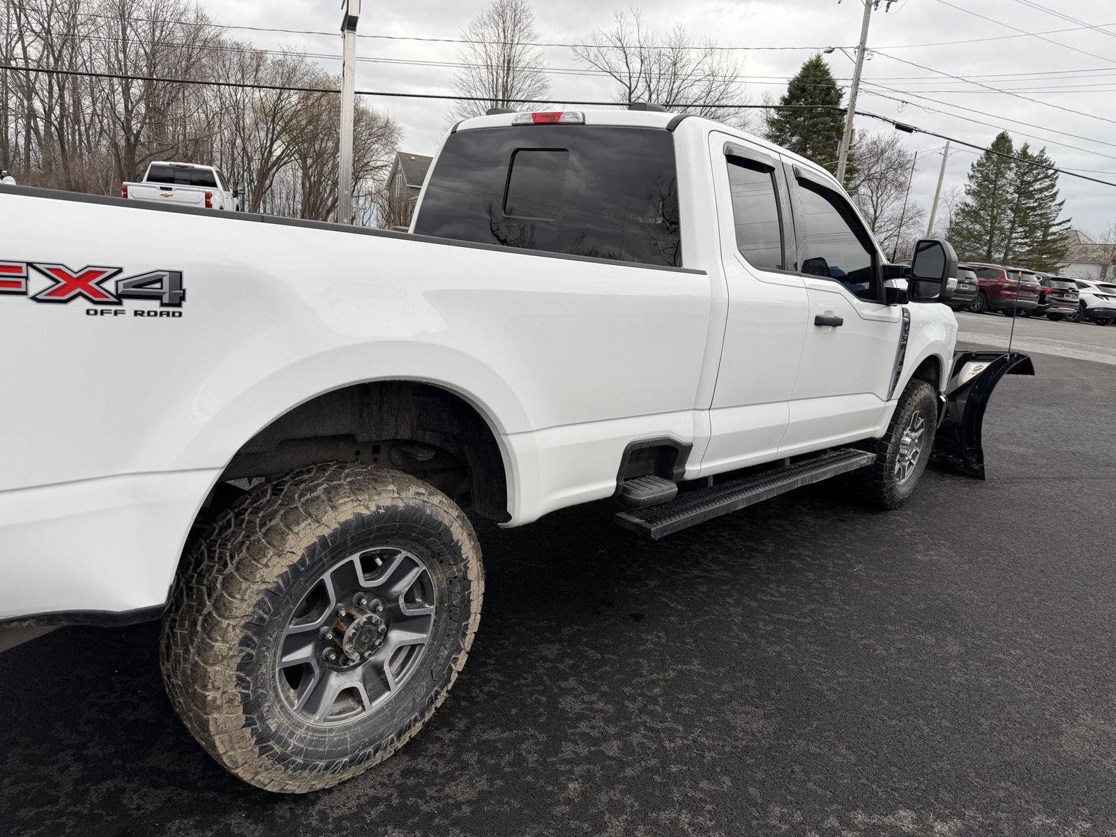 Used 2025 Ford F350 XLT w/ FX4 Off-Road Package AWD/4WD image 6