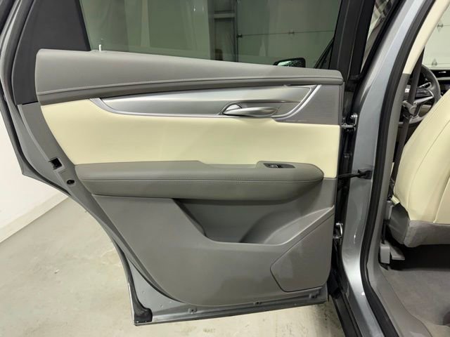 Used 2025 Cadillac XT5 Premium Luxury image 24