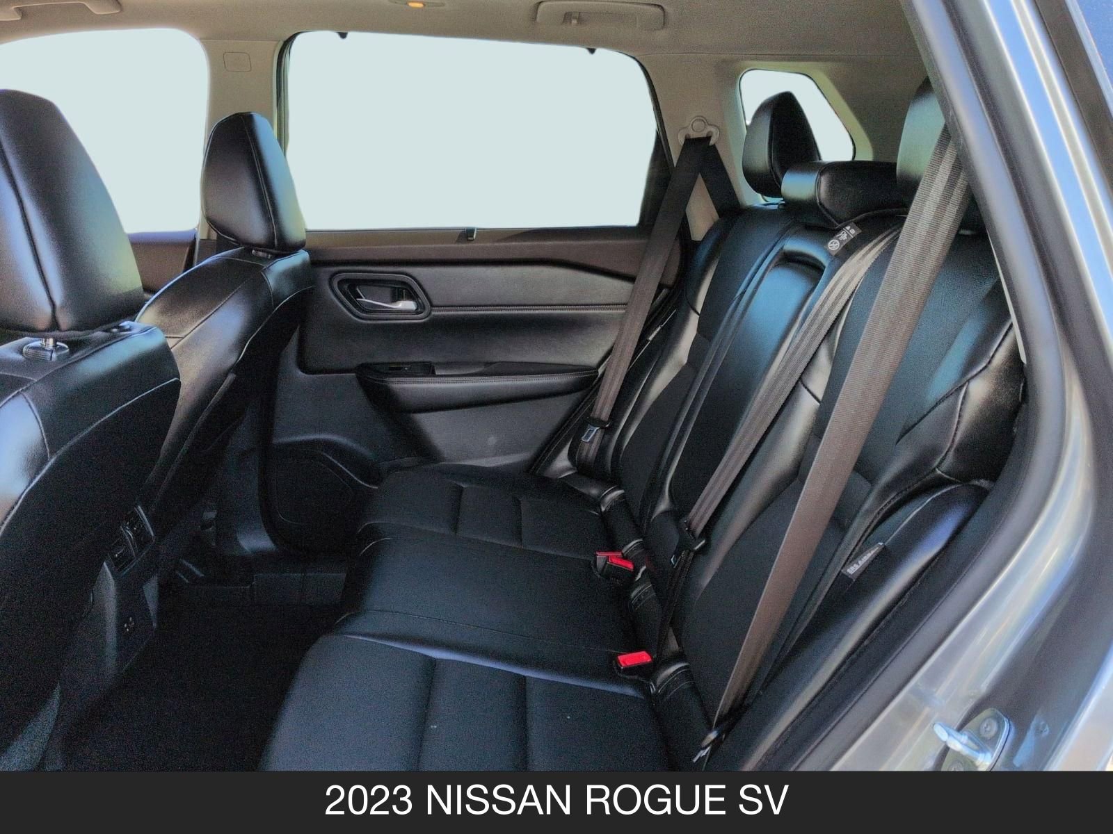 Used 2023 Nissan Rogue SV w/ SV Premium B Package image 16