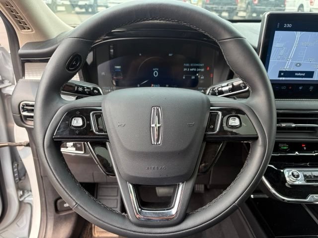 Used 2025 Lincoln Corsair AWD w/ Equipment Group 101A image 25