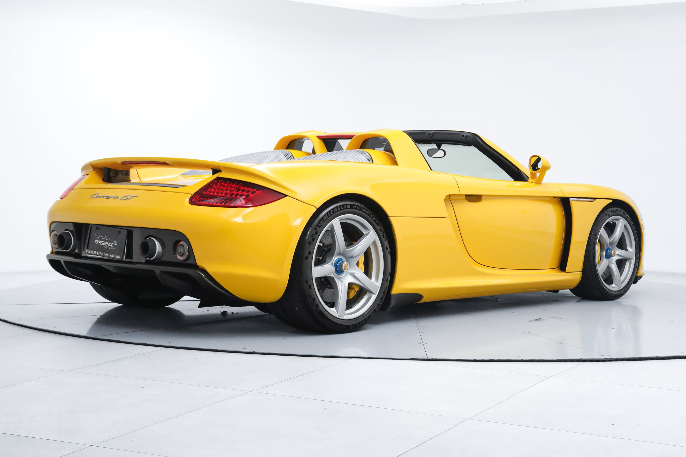 Used 2005 Porsche Carrera GT RWD image 6