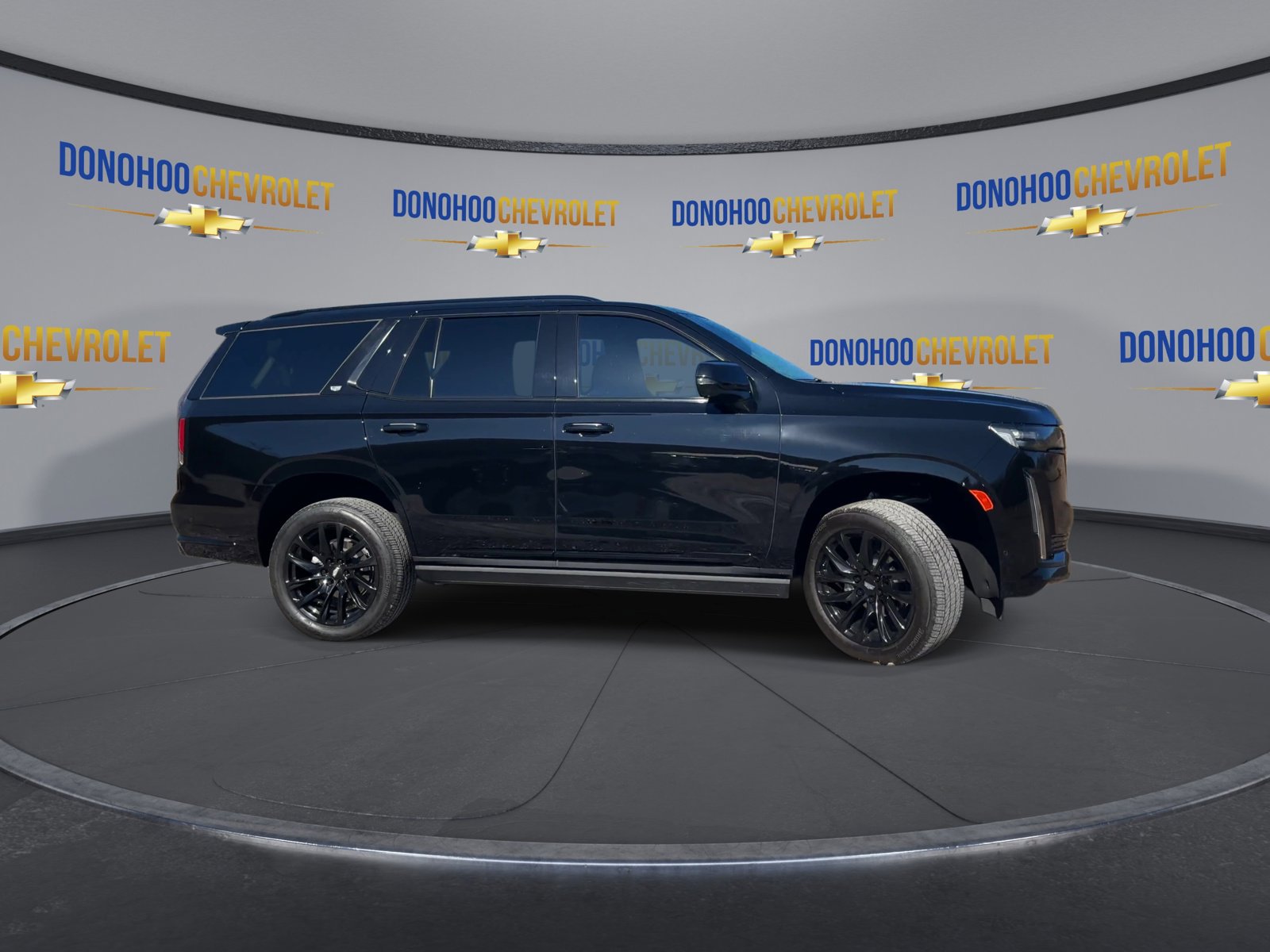 Used 2024 Cadillac Escalade Sport Platinum w/ LPO, ONYX Package image 5