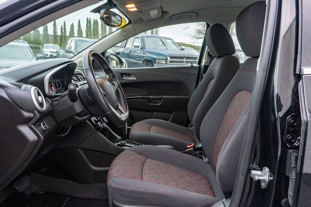 Used 2019 Chevrolet Sonic LT w/ Convenience Package image 9
